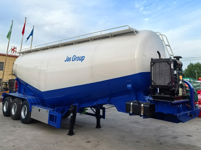 粉粒物料運(yùn)輸半掛車